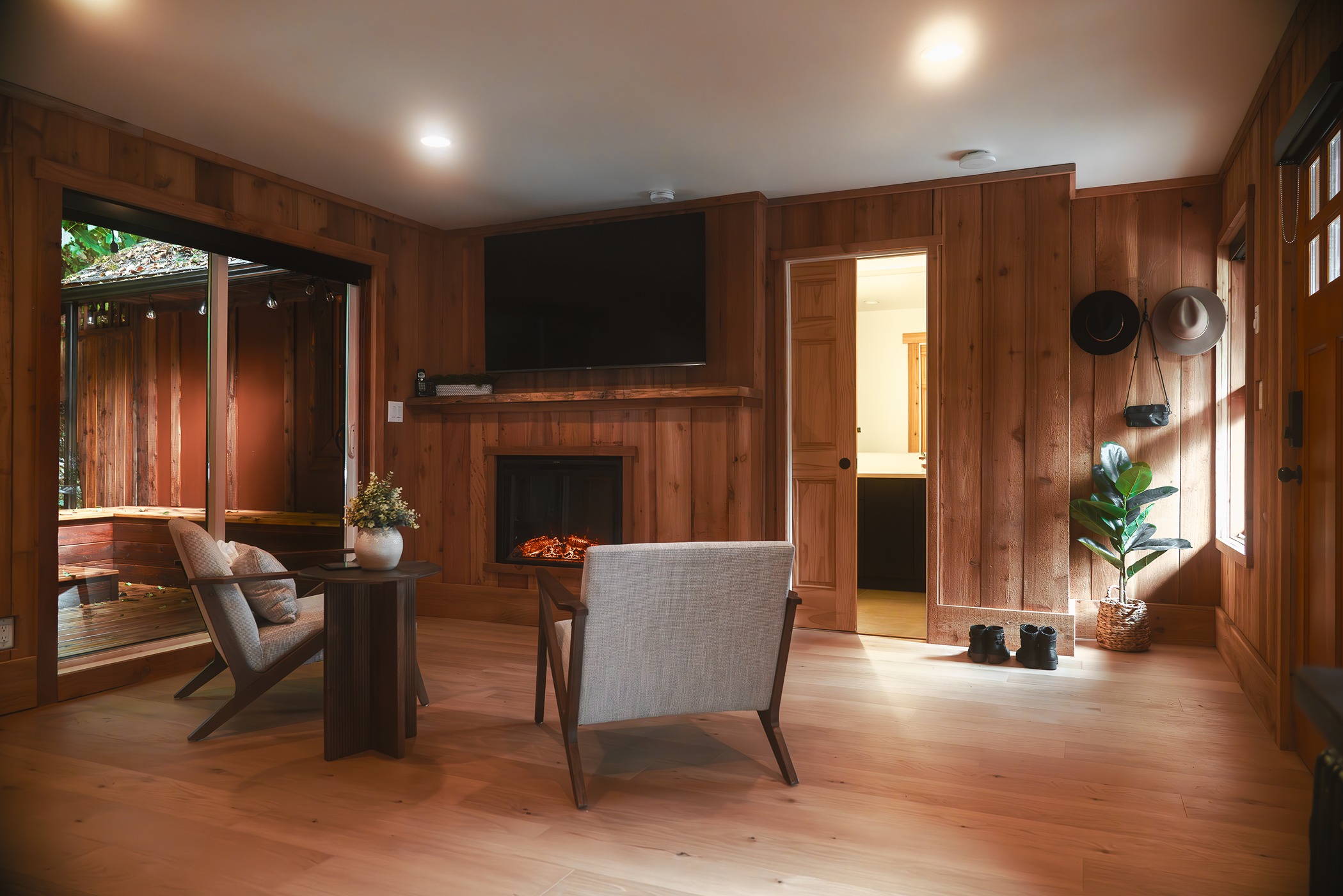 Wharfside King Suite - Wild Renfrew