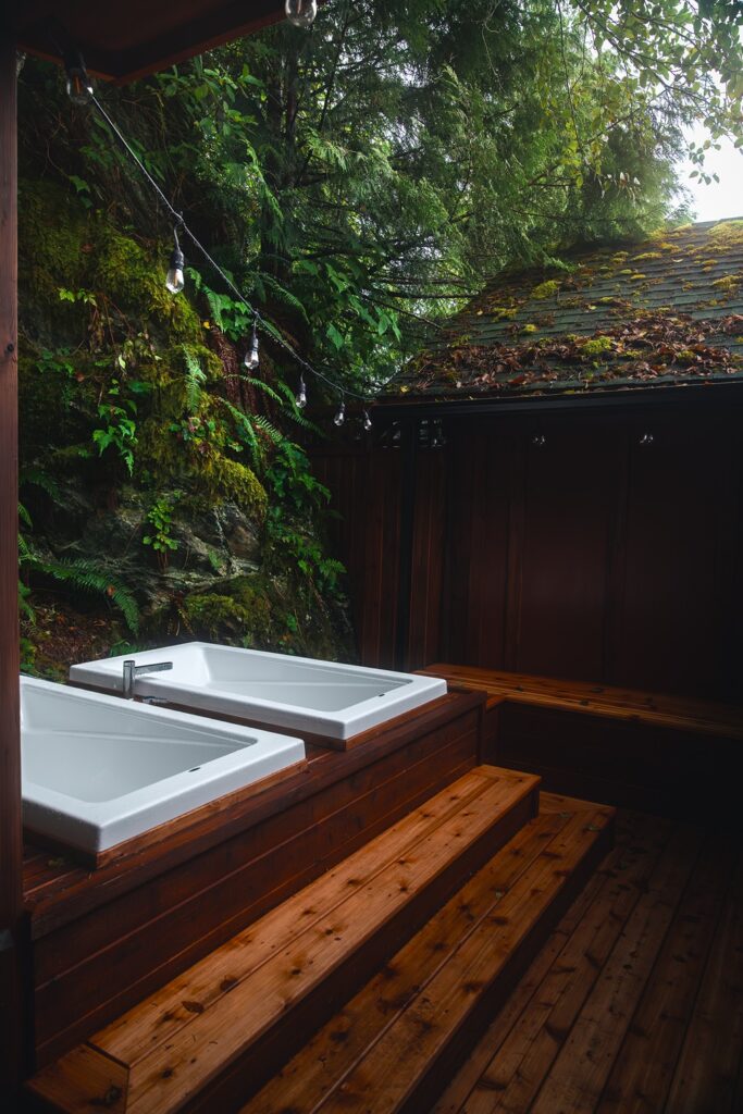 Wild Renfrew's Warfside King Suite with 2 outdoor soaker tubs in Port Renfrew